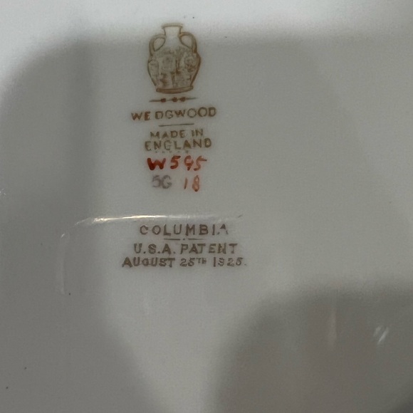 Gorgeous & Antique Hand-Painted Porcelain ‘Columbia’ Wedgwood Pattern W595 set! - Picture 12 of 14